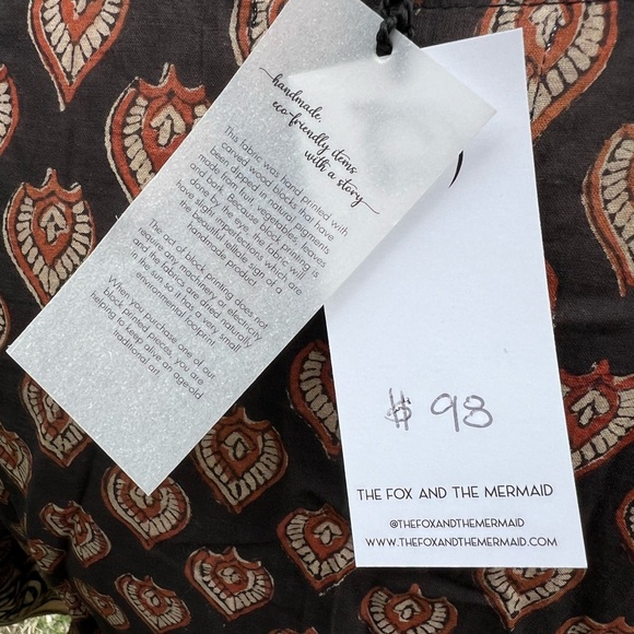 NWT - Kaftan. One size, stunning black, rusty tan print. - Picture 5 of 6